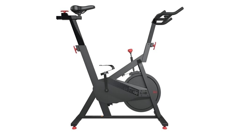 Bicicleta spinning Domyos 100 12kg em destaque para treinos em casa